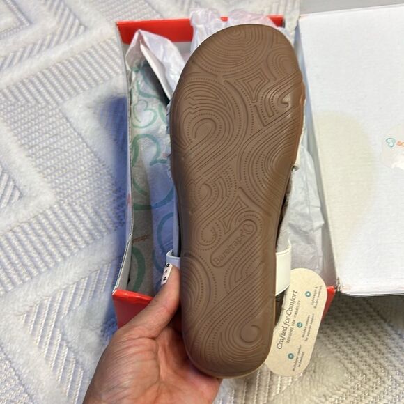 BARETRAPS - Jalen Sandal in White - Picture 5 of 6